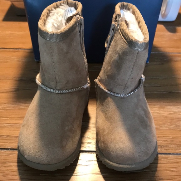 TODDLER Boots - Picture 3 of 5